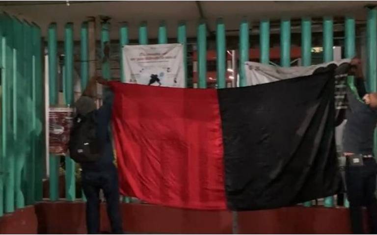 Estalla huelga SUTEIEMS en las 26 prepas de la CDMX