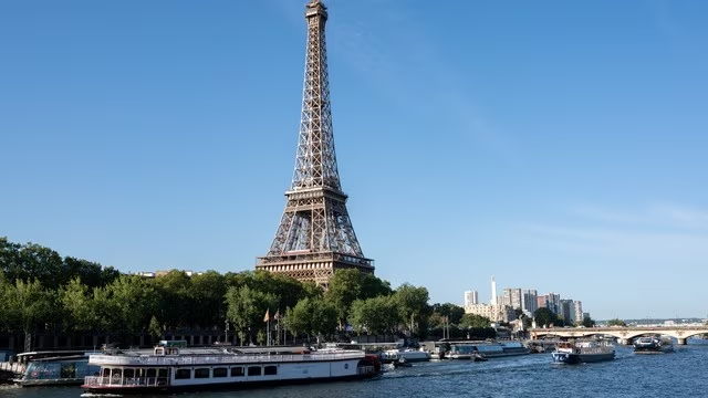Mexicana denuncia violación en París; detienen a dos personas