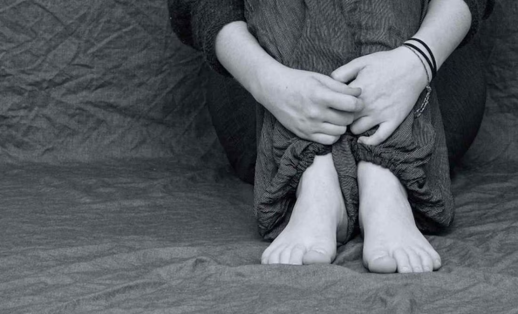 Dan 33 años de cárcel a padre que vendía sexualmente a su hija menor de edad durante pandemia