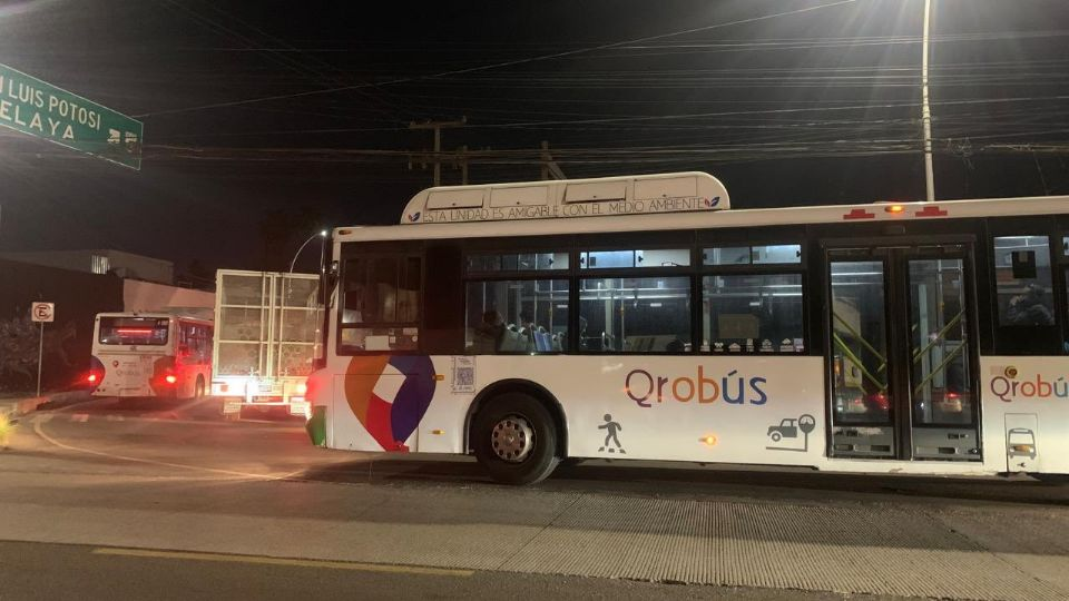 «Alguien olvidó una niña», camionero llega a su base y se da cuenta de que hay una menor»