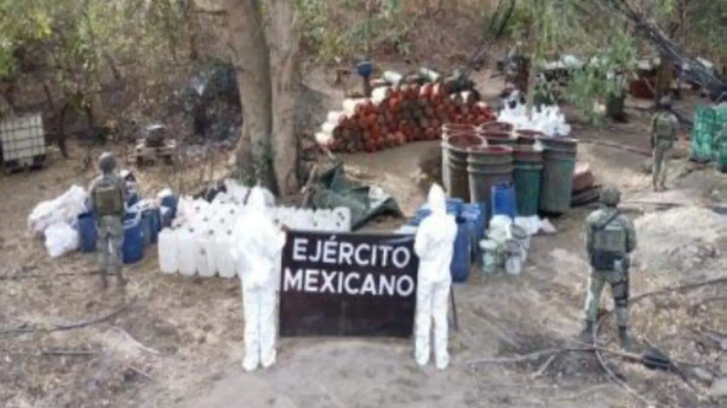 Operativo Conjunto desmantela 12 centros ilícitos de fabricación de drogas en Sinaloa