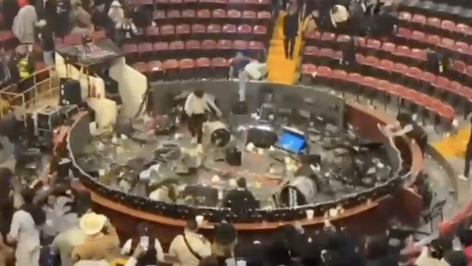 ¿Qué pasó en la Feria del Caballo de Texcoco? Así fue el desastroso concierto de Luis R. Conriquez